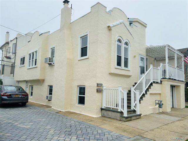 105 Mitchell Ave, Long Beach, NY 11561