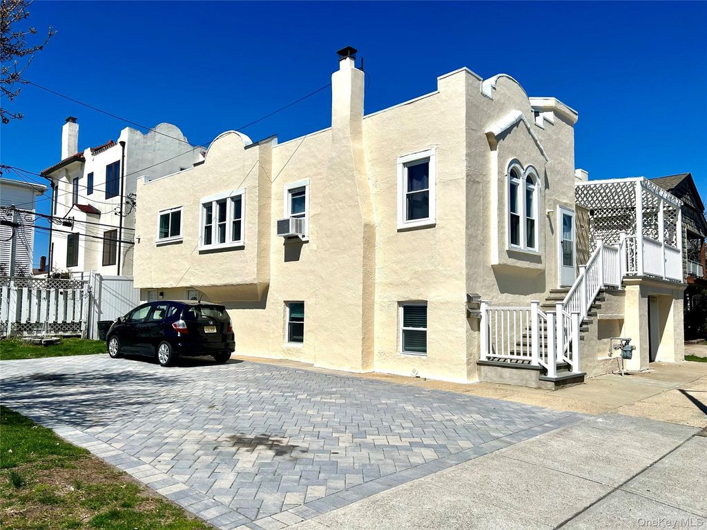 105 Mitchell Ave, Long Beach, NY 11561
