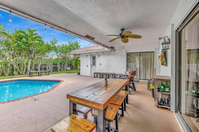 7711 NW 18th Ct, Margate, FL 33063