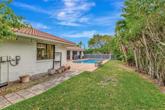 7711 NW 18th Ct, Margate, FL 33063