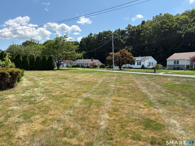 18 Four Rod Road, Hamden, CT 06514
