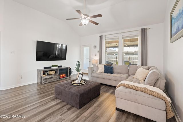 111 Bottes Avenue, Youngsville, LA 70592