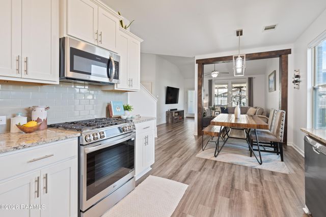 111 Bottes Avenue, Youngsville, LA 70592