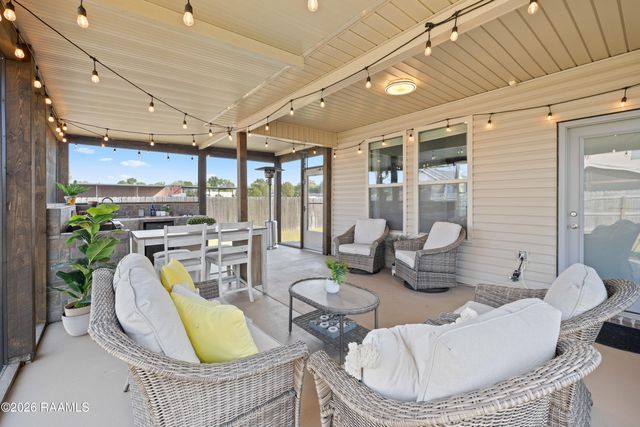 111 Bottes Avenue, Youngsville, LA 70592