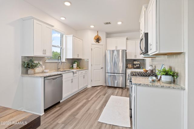 111 Bottes Avenue, Youngsville, LA 70592