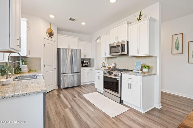 111 Bottes Avenue, Youngsville, LA 70592