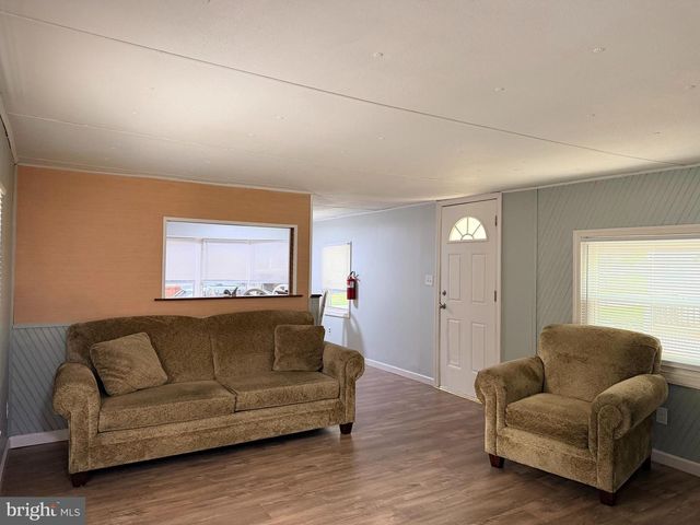 10 ASHWOOD DR, Pittsgrove, NJ 08318