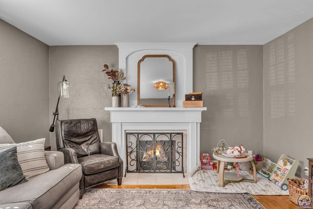 2716 SW 13th ST, Topeka, KS 66604