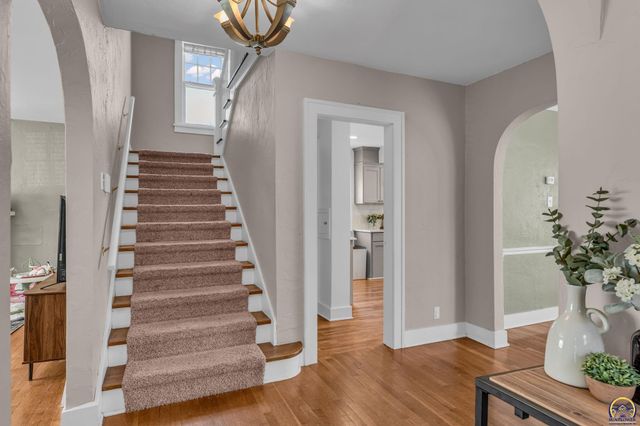 2716 SW 13th ST, Topeka, KS 66604