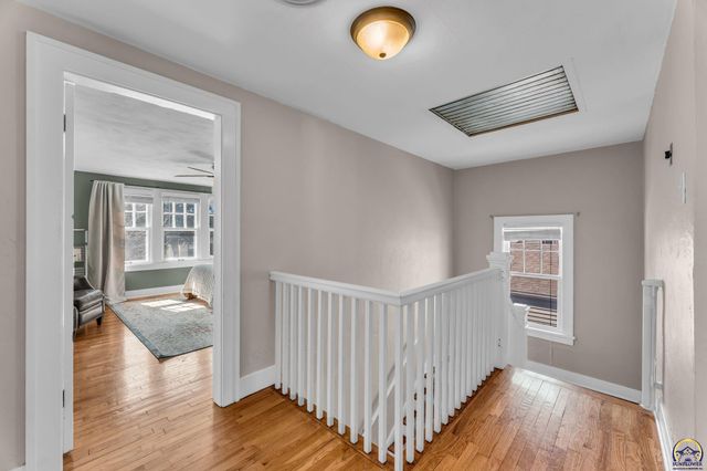 2716 SW 13th ST, Topeka, KS 66604