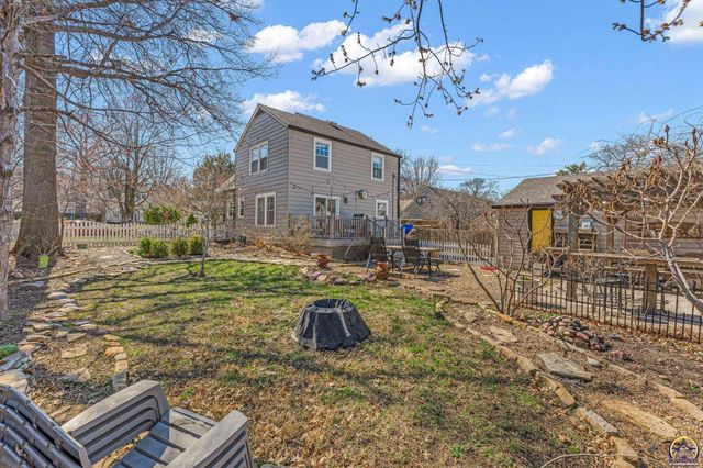 2716 SW 13th ST, Topeka, KS 66604