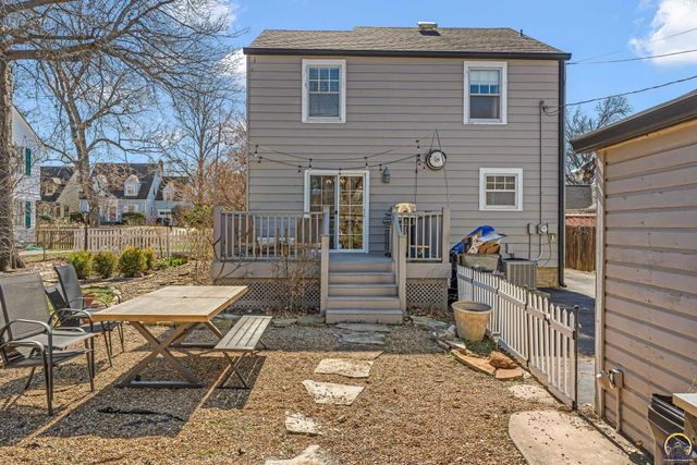 2716 SW 13th ST, Topeka, KS 66604