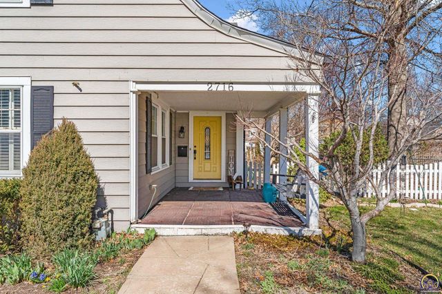 2716 SW 13th ST, Topeka, KS 66604