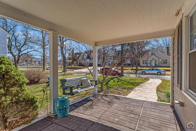 2716 SW 13th ST, Topeka, KS 66604