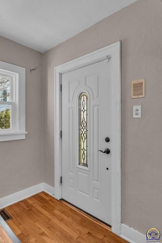 2716 SW 13th ST, Topeka, KS 66604