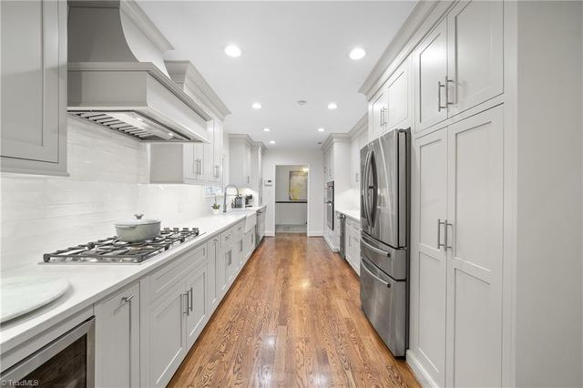 1065 Englewood Drive, Winston-salem, NC 27106