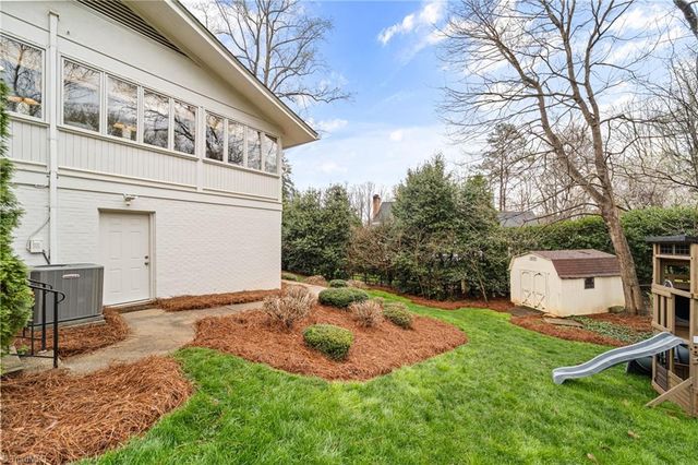 1065 Englewood Drive, Winston-salem, NC 27106