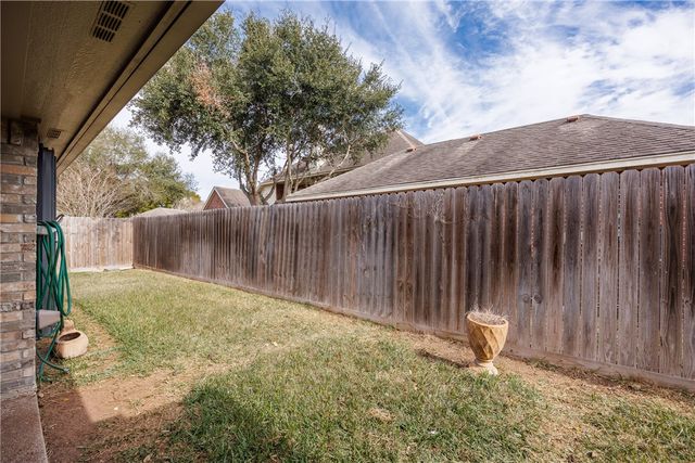 6152 Saint Denis St, Corpus Christi, TX 78414