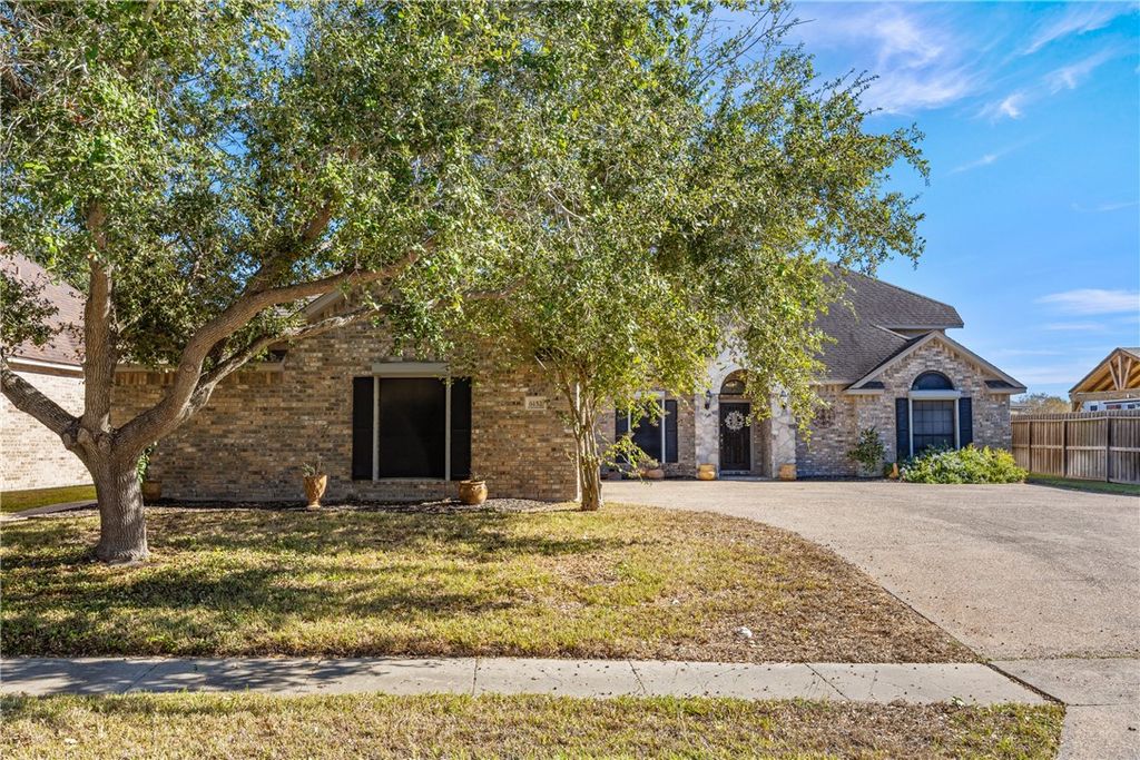 6152 Saint Denis St, Corpus Christi, TX 78414