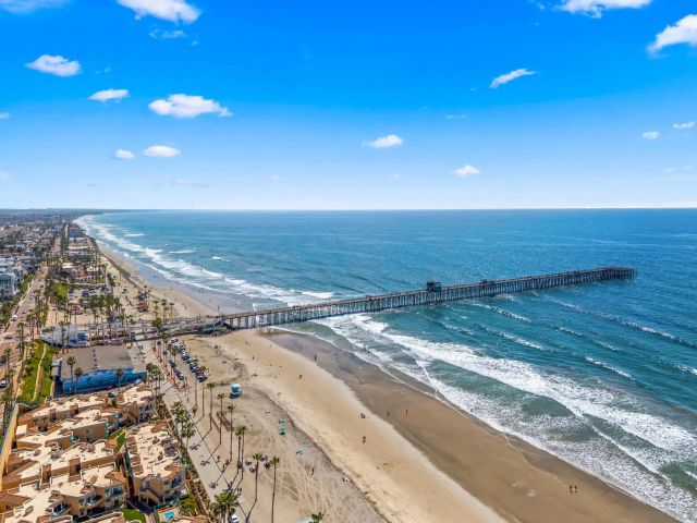 1100 Civic Center Dr C25, Oceanside, CA 92054
