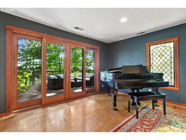 4068 Sw HEWETT Blvd, Portland, OR 97221