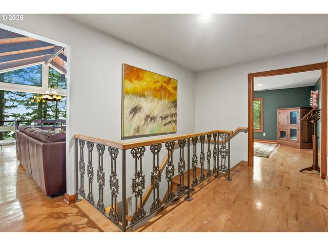 4068 Sw HEWETT Blvd, Portland, OR 97221