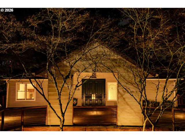 4068 Sw HEWETT Blvd, Portland, OR 97221