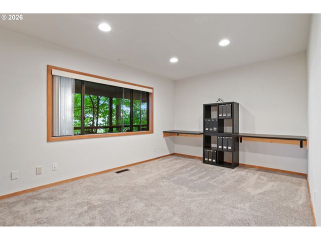 4068 Sw HEWETT Blvd, Portland, OR 97221