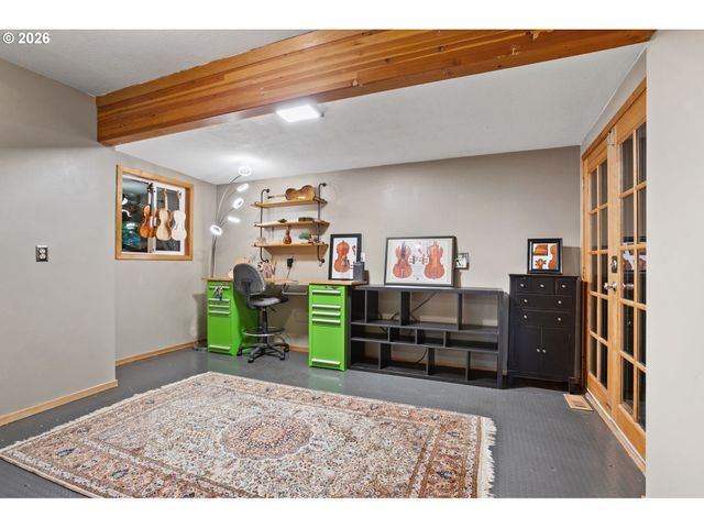 4068 Sw HEWETT Blvd, Portland, OR 97221