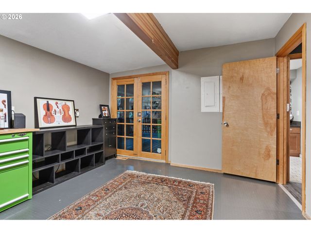 4068 Sw HEWETT Blvd, Portland, OR 97221