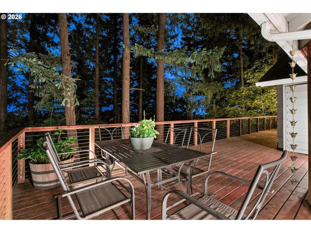 4068 Sw HEWETT Blvd, Portland, OR 97221