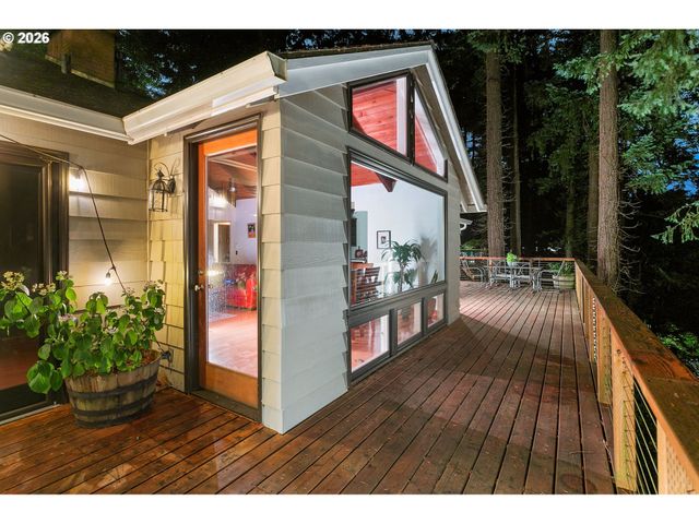 4068 Sw HEWETT Blvd, Portland, OR 97221