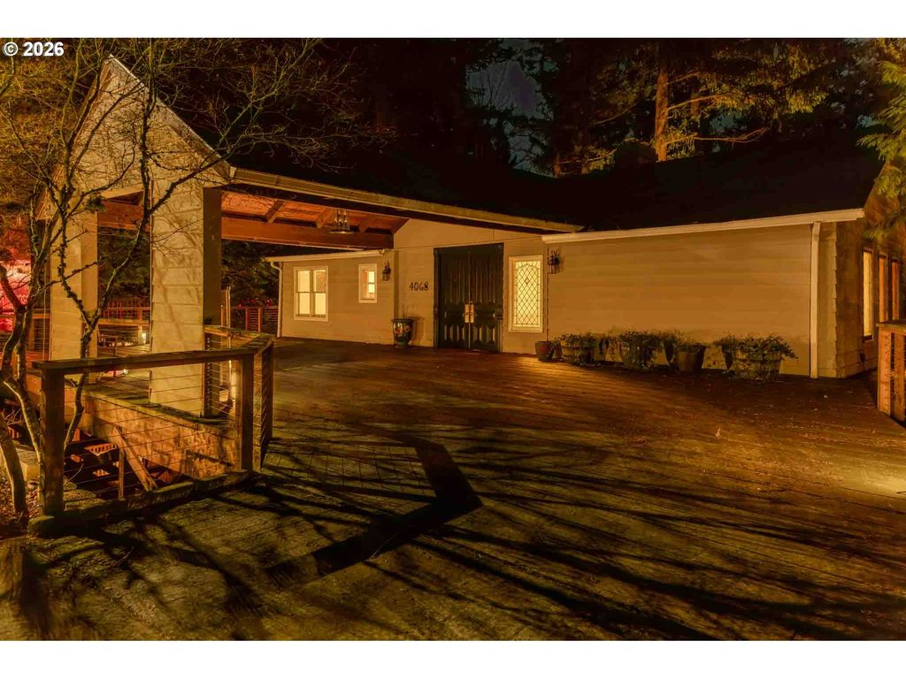 4068 Sw HEWETT Blvd, Portland, OR 97221