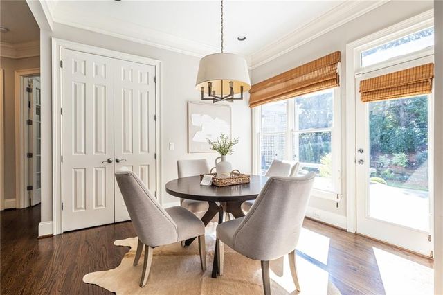 825 Glengate Place, Atlanta, GA 30328