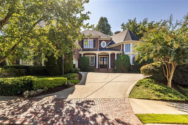 825 Glengate Place, Atlanta, GA 30328