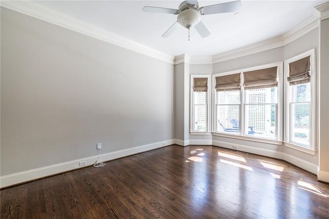 825 Glengate Place, Atlanta, GA 30328