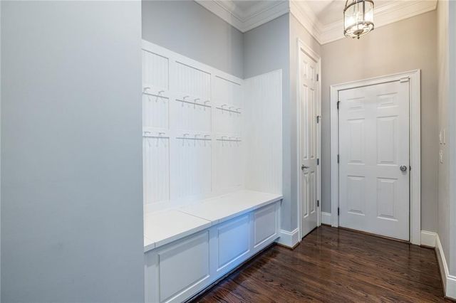 825 Glengate Place, Atlanta, GA 30328