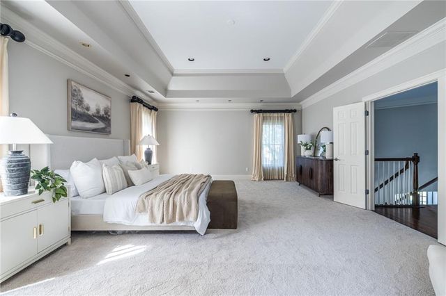 825 Glengate Place, Atlanta, GA 30328