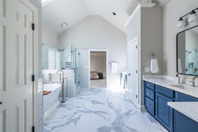 825 Glengate Place, Atlanta, GA 30328