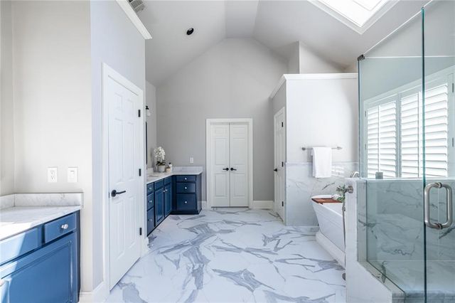 825 Glengate Place, Atlanta, GA 30328
