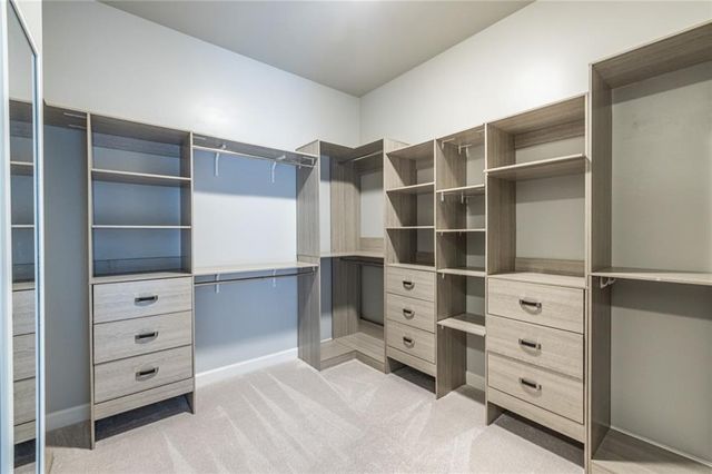 825 Glengate Place, Atlanta, GA 30328
