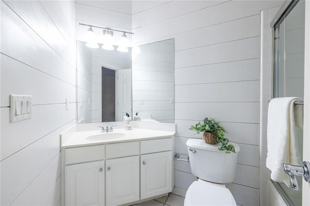 825 Glengate Place, Atlanta, GA 30328