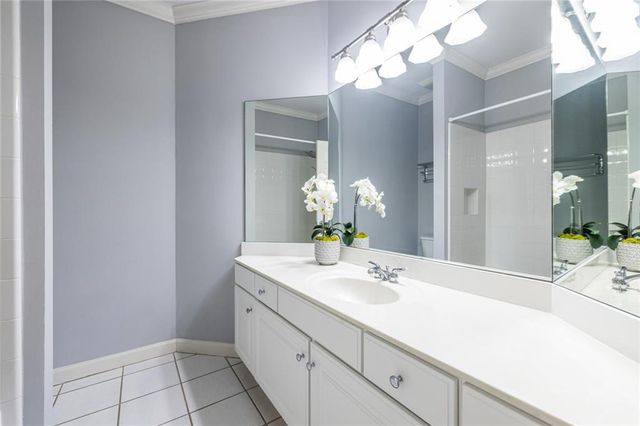 825 Glengate Place, Atlanta, GA 30328