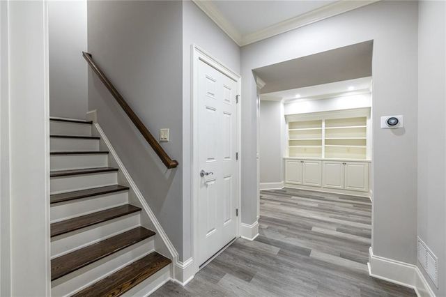 825 Glengate Place, Atlanta, GA 30328