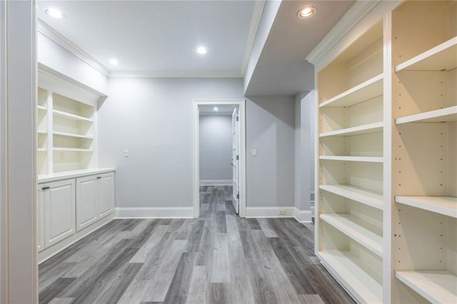 825 Glengate Place, Atlanta, GA 30328