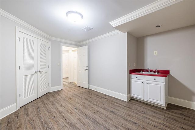 825 Glengate Place, Atlanta, GA 30328