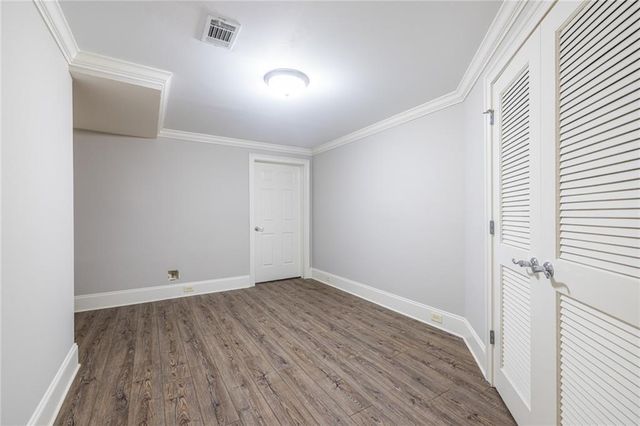 825 Glengate Place, Atlanta, GA 30328