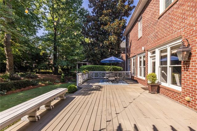 825 Glengate Place, Atlanta, GA 30328