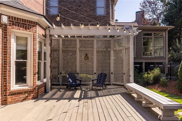 825 Glengate Place, Atlanta, GA 30328
