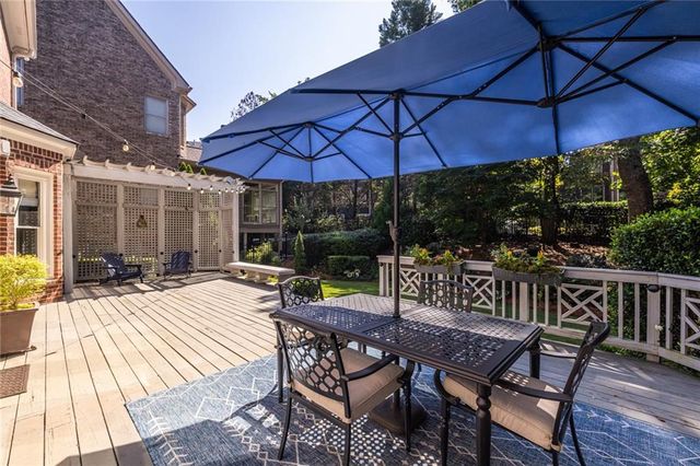 825 Glengate Place, Atlanta, GA 30328